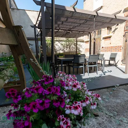 La Goutte D'or Bed and Breakfast 4*